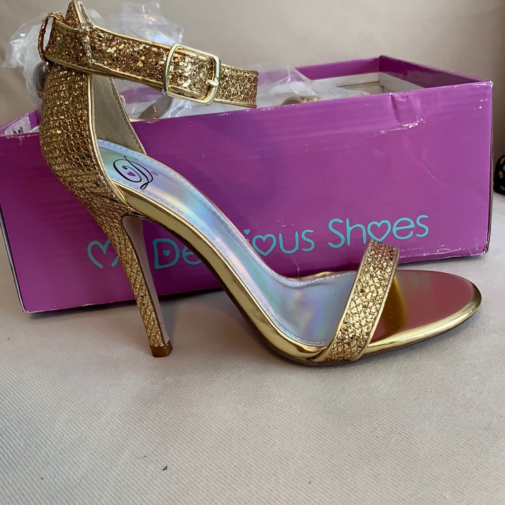 NWT My Delicious Chaney gold glitter strappy heel